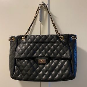 BOOHOO medium quilted bag